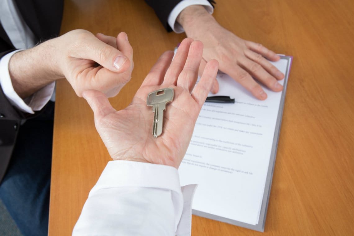 Saiba quais são as dúvidas mais frequentes de quem vai alugar imóvel